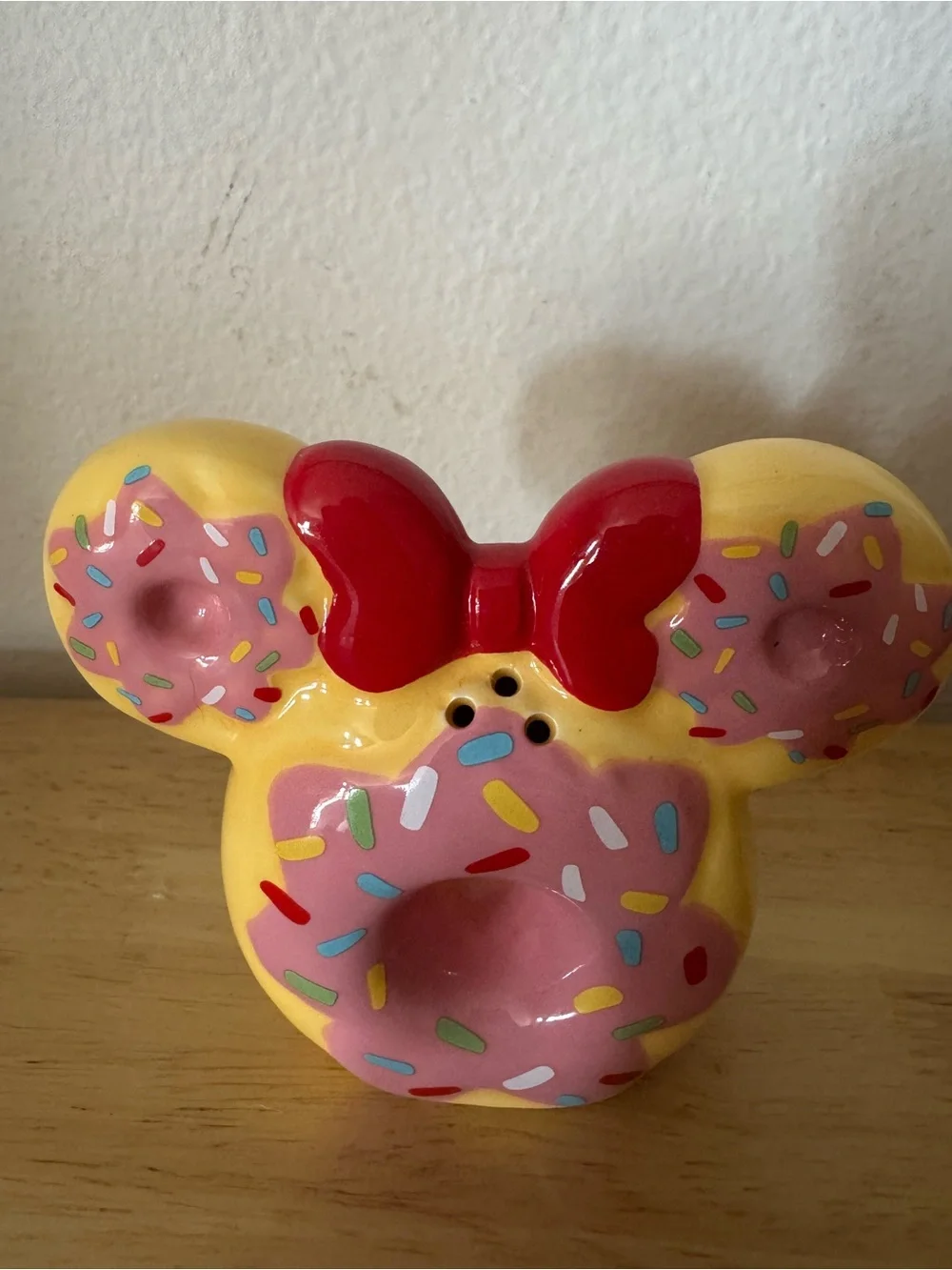 Mickey and Minnie Mouse donut salt and pepper shakers.